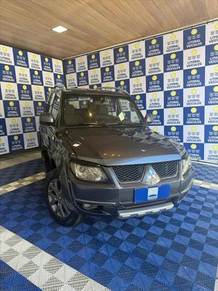 MITSUBISHI PAJERO TR4 2.0 4X2 16V 140CV FLEX 4P MANUAL MITSUBISHI PAJERO TR4 2.0 4X2 16V 140CV FLEX 4P MANUAL